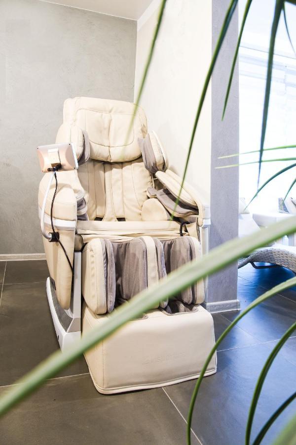 Apartmany A Wellness Vmal Skuteč Екстериор снимка